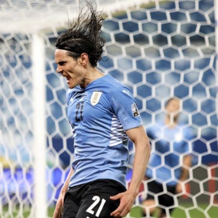 ĐT Uruguay nhận tin sốc về Cavani