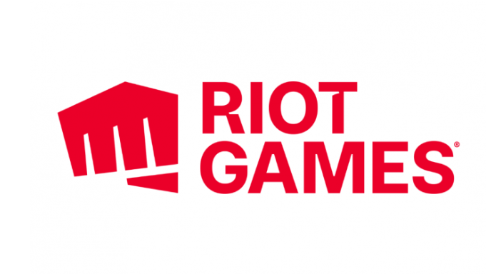 Riot Games lên tiếng về drama thiên vị Royal Never Give Up