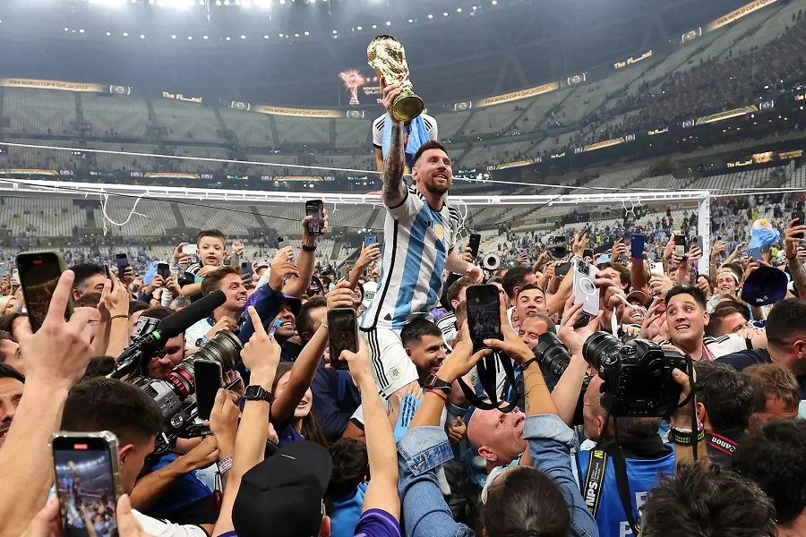 Messi đang gây bão tại quê nhà Argentina