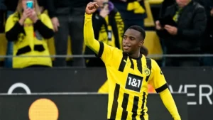 Tiền đạo 18 tuổi sẽ khoác áo 1 CLB lớn tại Châu Âu sau khi hết hạn hợ đồng với Dortmund?