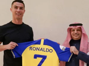 Ronaldo ra mắt CLB Al Nassr