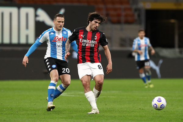 Soi kèo tài xỉu trận AC Milan với Napoli